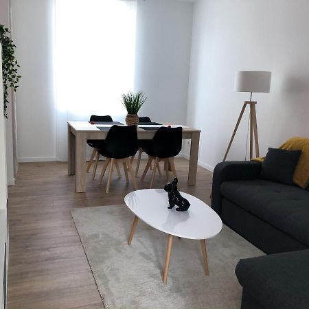 Grand Appartement Fonctionnel Proche Centre-Ville Saumur Exteriör bild