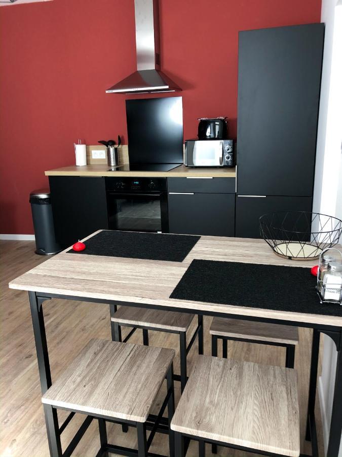 Grand Appartement Fonctionnel Proche Centre-Ville Saumur Exteriör bild