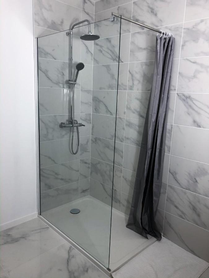 Grand Appartement Fonctionnel Proche Centre-Ville Saumur Exteriör bild