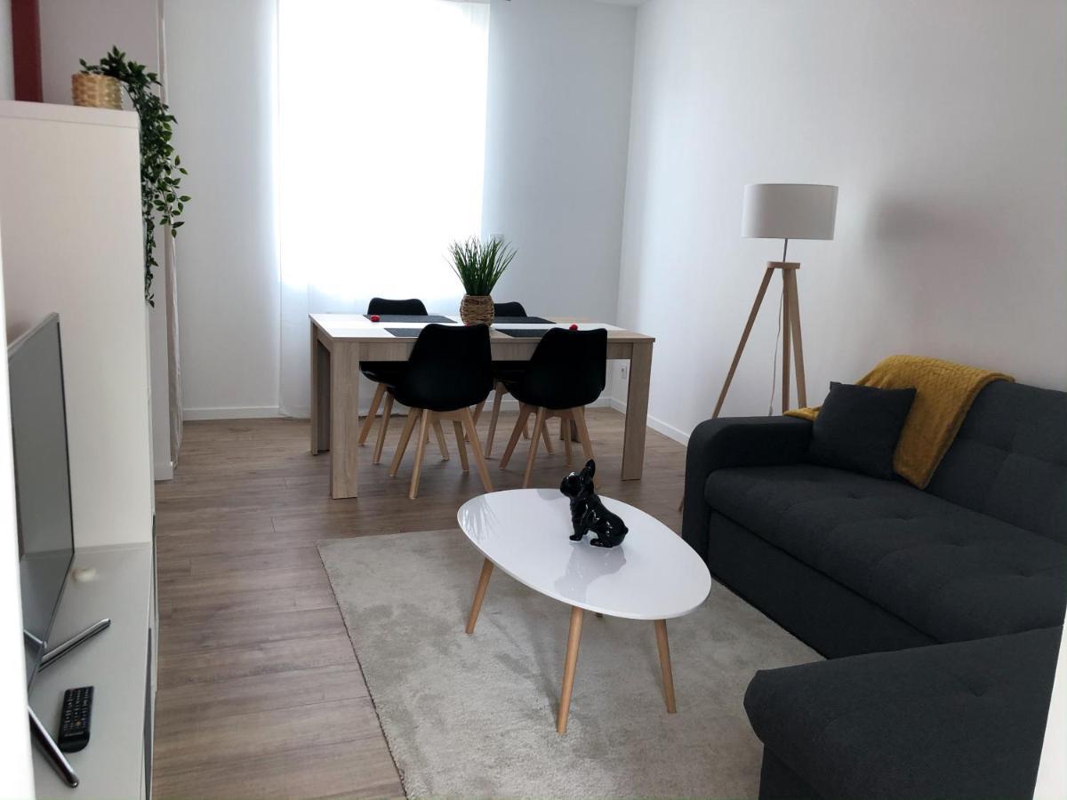 Grand Appartement Fonctionnel Proche Centre-Ville Saumur Exteriör bild